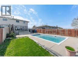 97 MOFFAT Drive - 37