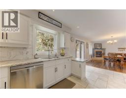 96 KING Street E - 13