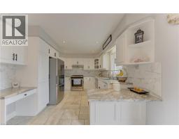 96 KING Street E - 16