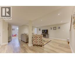 96 KING Street E - 28