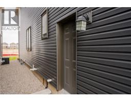 22 OAKTREE Drive - 36