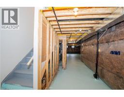 22 OAKTREE Drive - 37