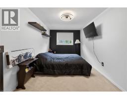 16 MACCOLL Place - 12