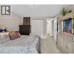 16 MACCOLL Place - 13