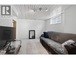 16 MACCOLL Place - 18