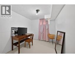 16 MACCOLL Place - 19