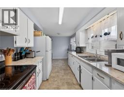 16 MACCOLL Place - 6