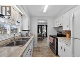 16 MACCOLL Place - 7