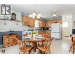 70 INWOOD Crescent - 12