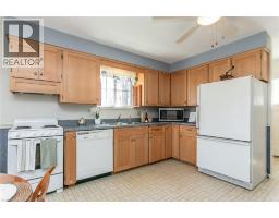 70 INWOOD Crescent - 13