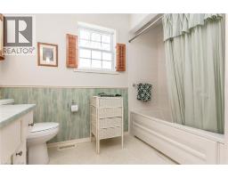 70 INWOOD Crescent - 36