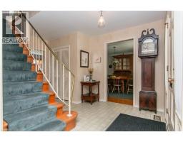 70 INWOOD Crescent - 7