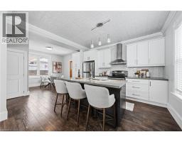 11 HEINS Avenue - 14