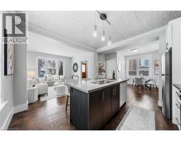 11 HEINS Avenue - 18