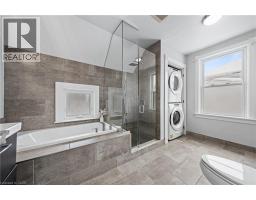 11 HEINS Avenue - 31