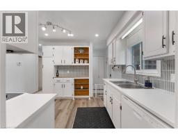 32 DONLY Drive N - 14