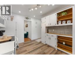 32 DONLY Drive N - 15