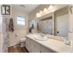 32 DONLY Drive N - 21