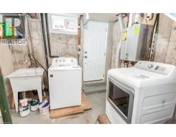 501 GLENELM Crescent - 44