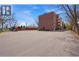 793 COLBORNE Street E UnitNo. 512 - 27