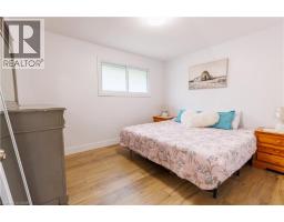 18 SILVERDALE Crescent - 12