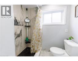 18 SILVERDALE Crescent - 23