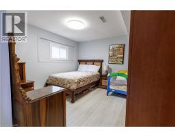 18 SILVERDALE Crescent - 24