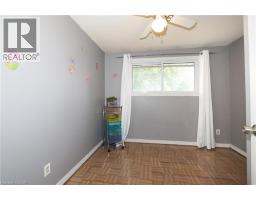 10 BALFOUR Crescent - 22