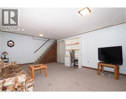10 BALFOUR Crescent - 30