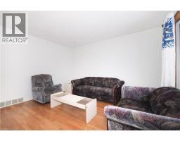 10 BALFOUR Crescent - 7
