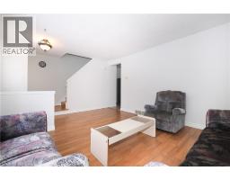 10 BALFOUR Crescent - 8