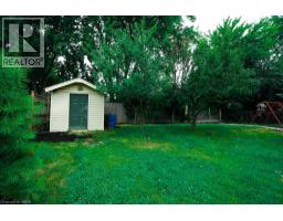 147 MURIEL Crescent - 40