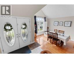 23 LAYCOCK Street - 18