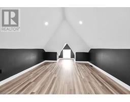 16 WEBLING Street - 24