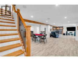 4 COLONIAL Drive - 32