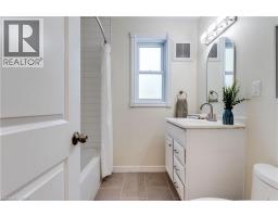 44 GROVE Crescent - 22