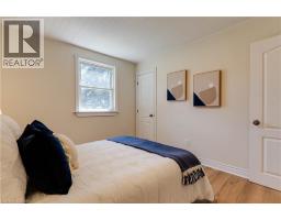 44 GROVE Crescent - 24