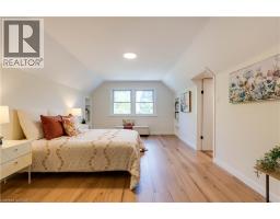 44 GROVE Crescent - 27