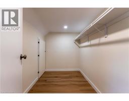 44 GROVE Crescent - 30