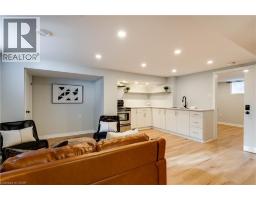 44 GROVE Crescent - 33