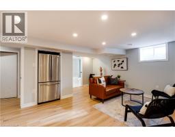 44 GROVE Crescent - 35