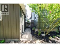 44 GROVE Crescent - 39
