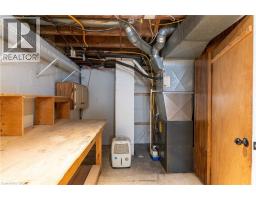 44 GROVE Crescent - 47