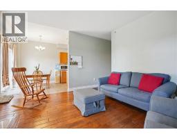 70 MOORE Crescent - 13