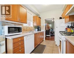 70 MOORE Crescent - 16