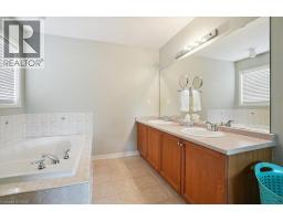 70 MOORE Crescent - 24