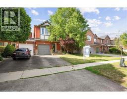 70 MOORE Crescent - 3