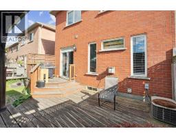 70 MOORE Crescent - 30