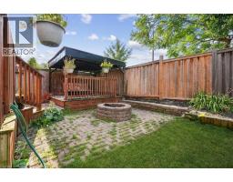 70 MOORE Crescent - 33