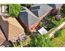 70 MOORE Crescent - 36